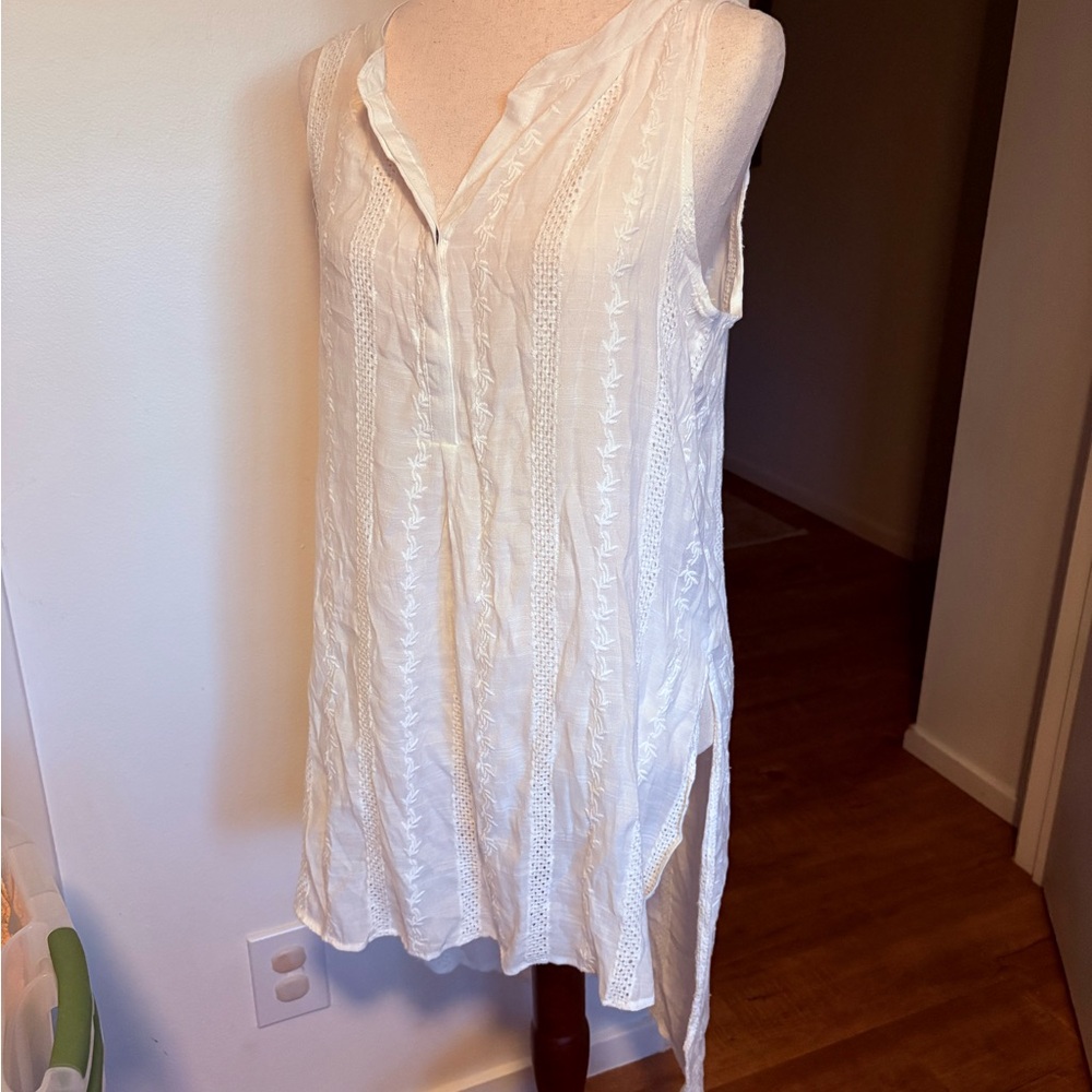 Knox Rose Sleeveless Lace Tunic